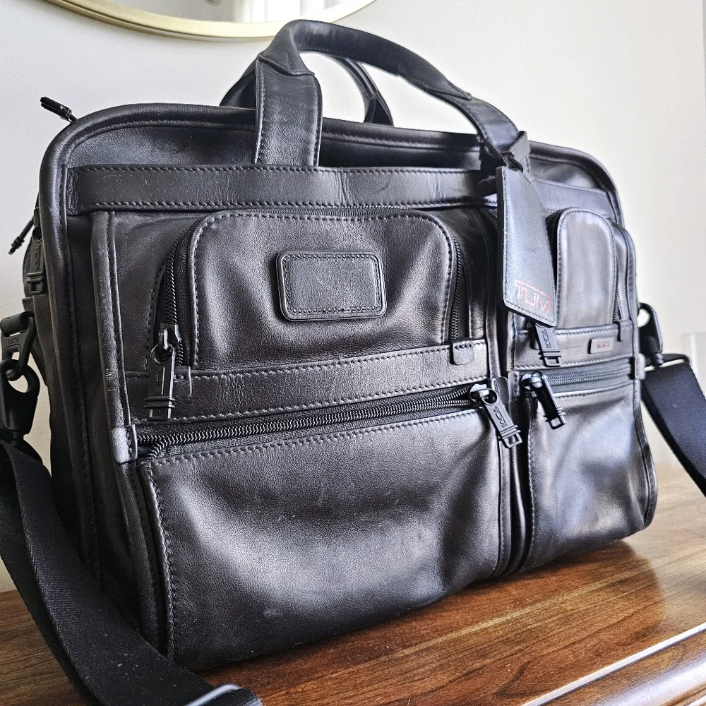 Tumi Alpha Expandable Black Genuine Leather Organizer Laptop Briefcase T Pass